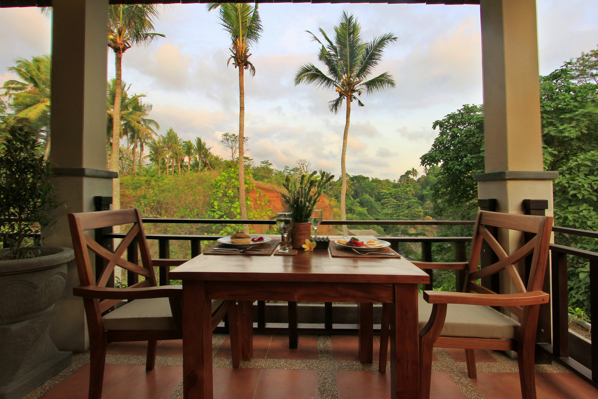 Griya Shanti & Ubud (Bali)