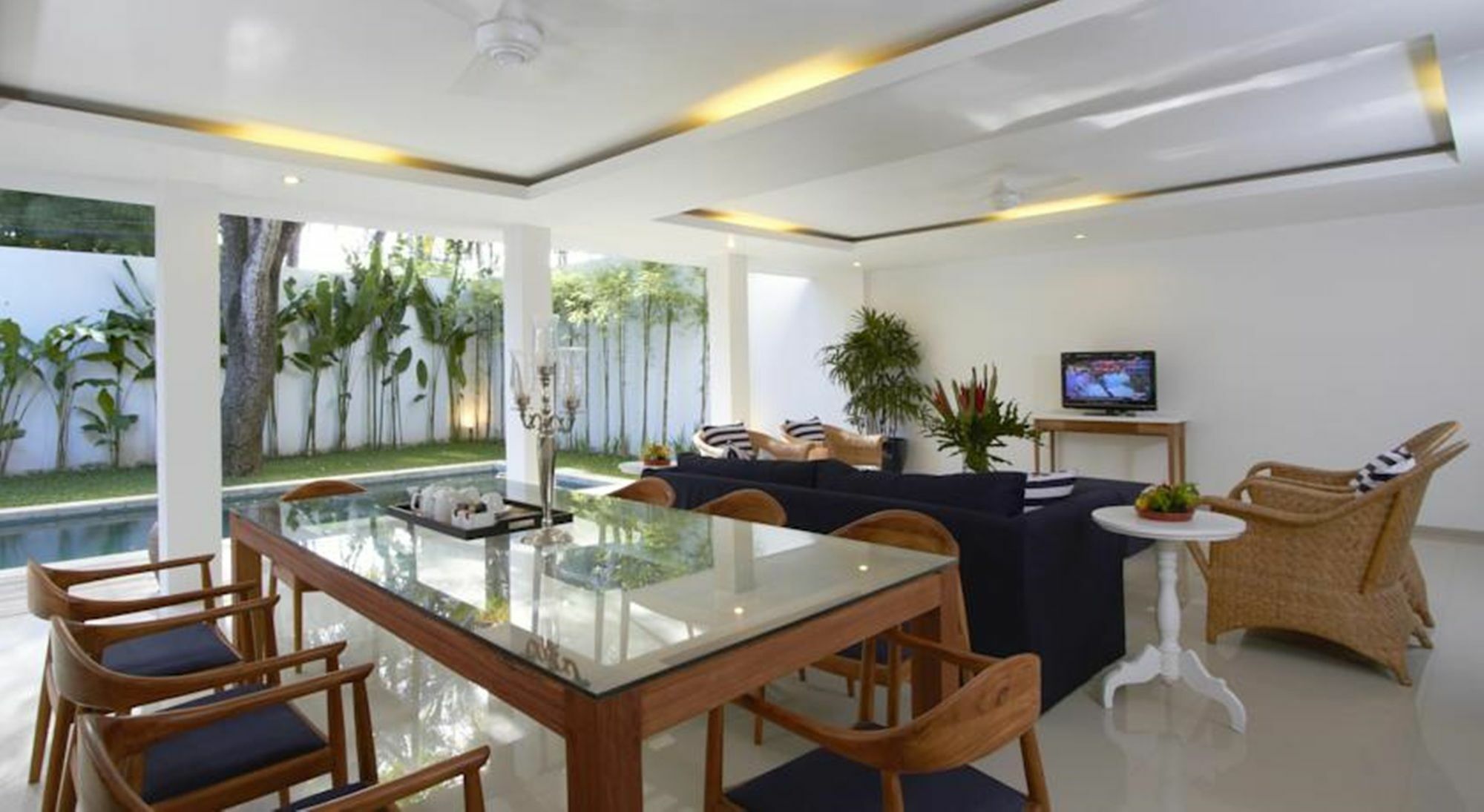 Hotel Oyo Flagship 1472 Astana Pengembak 3*