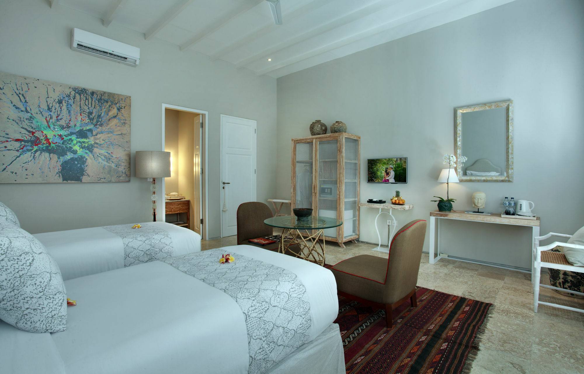 & Vespa 4 Guest house