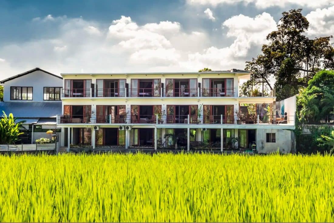 Lotus 8 Hotel 4*