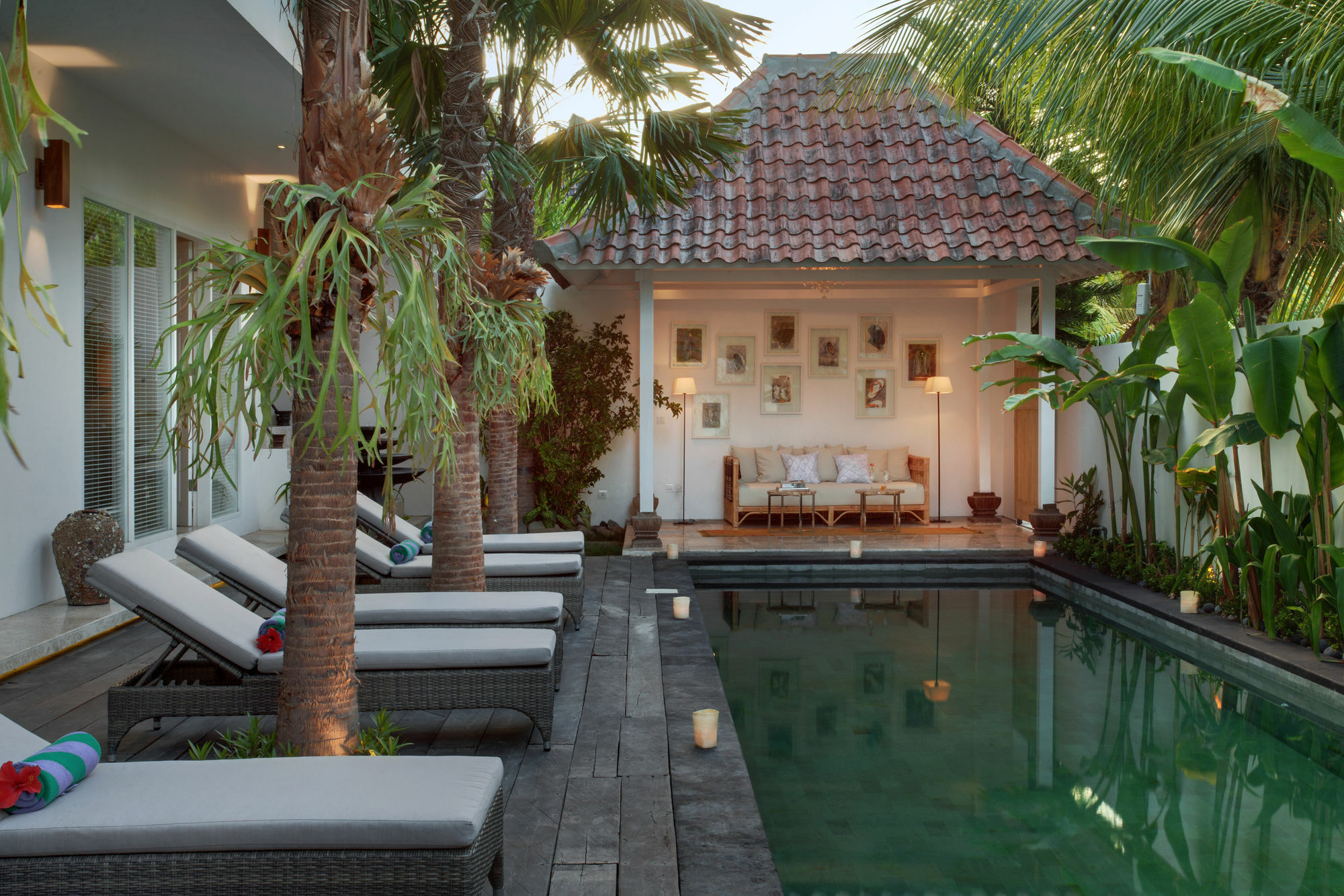& Vespa 4 Guest house Seminyak (Bali)