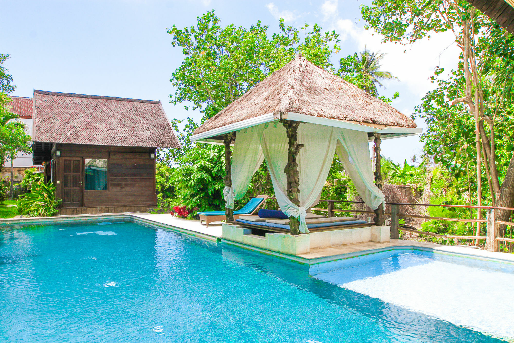 Easy Surf Dacha Holiday park 4*