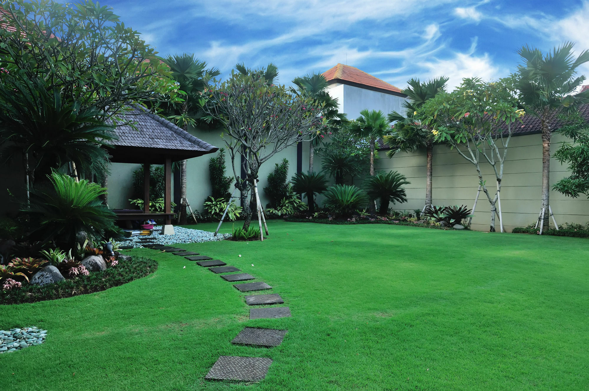Safira Residences 2*