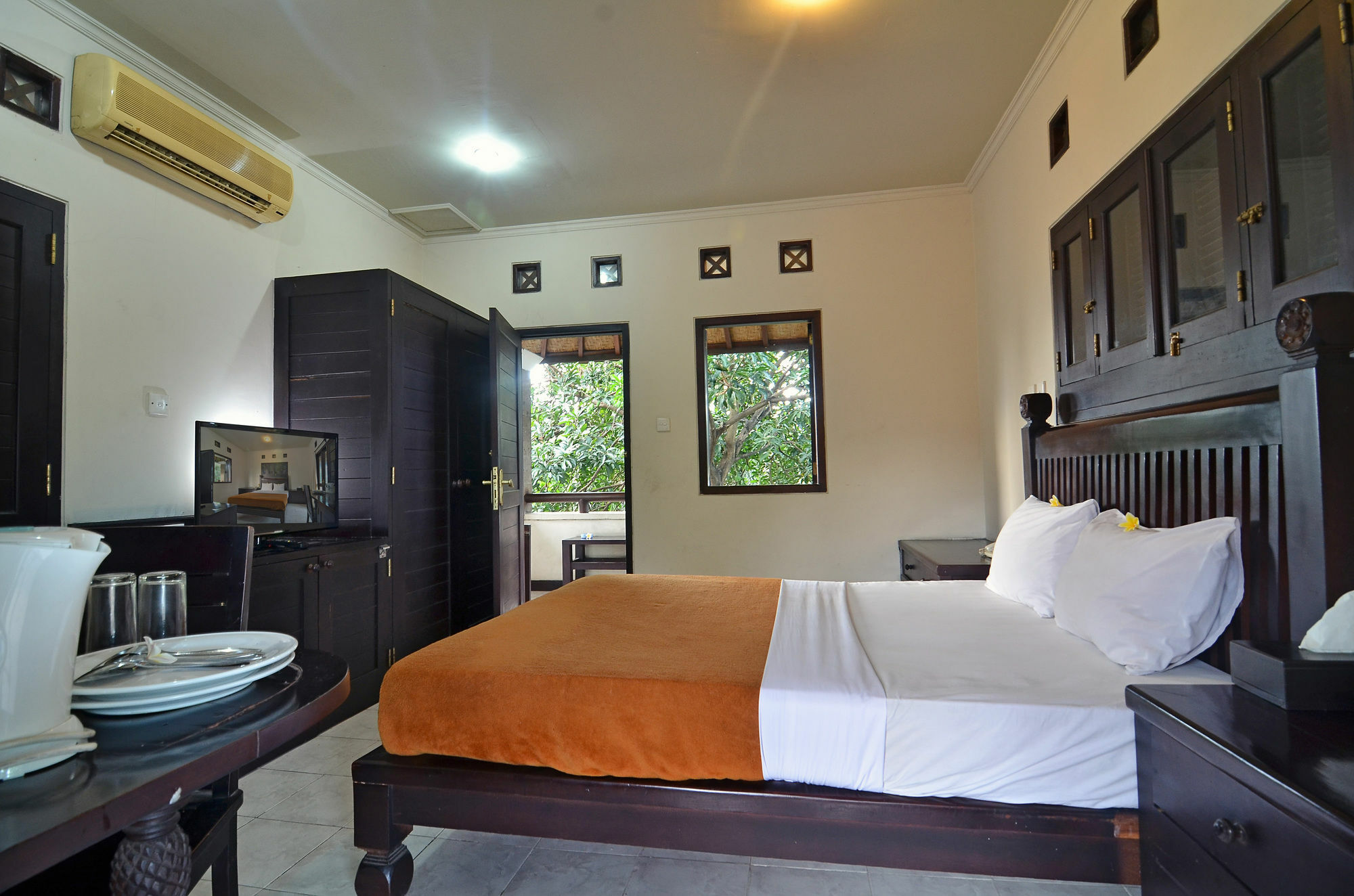 Guest house Taman Ayu 212 *