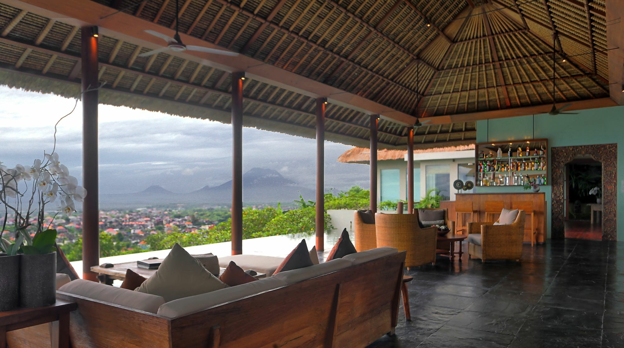 The Longhouse, - Bali Jimbaran (Bali)