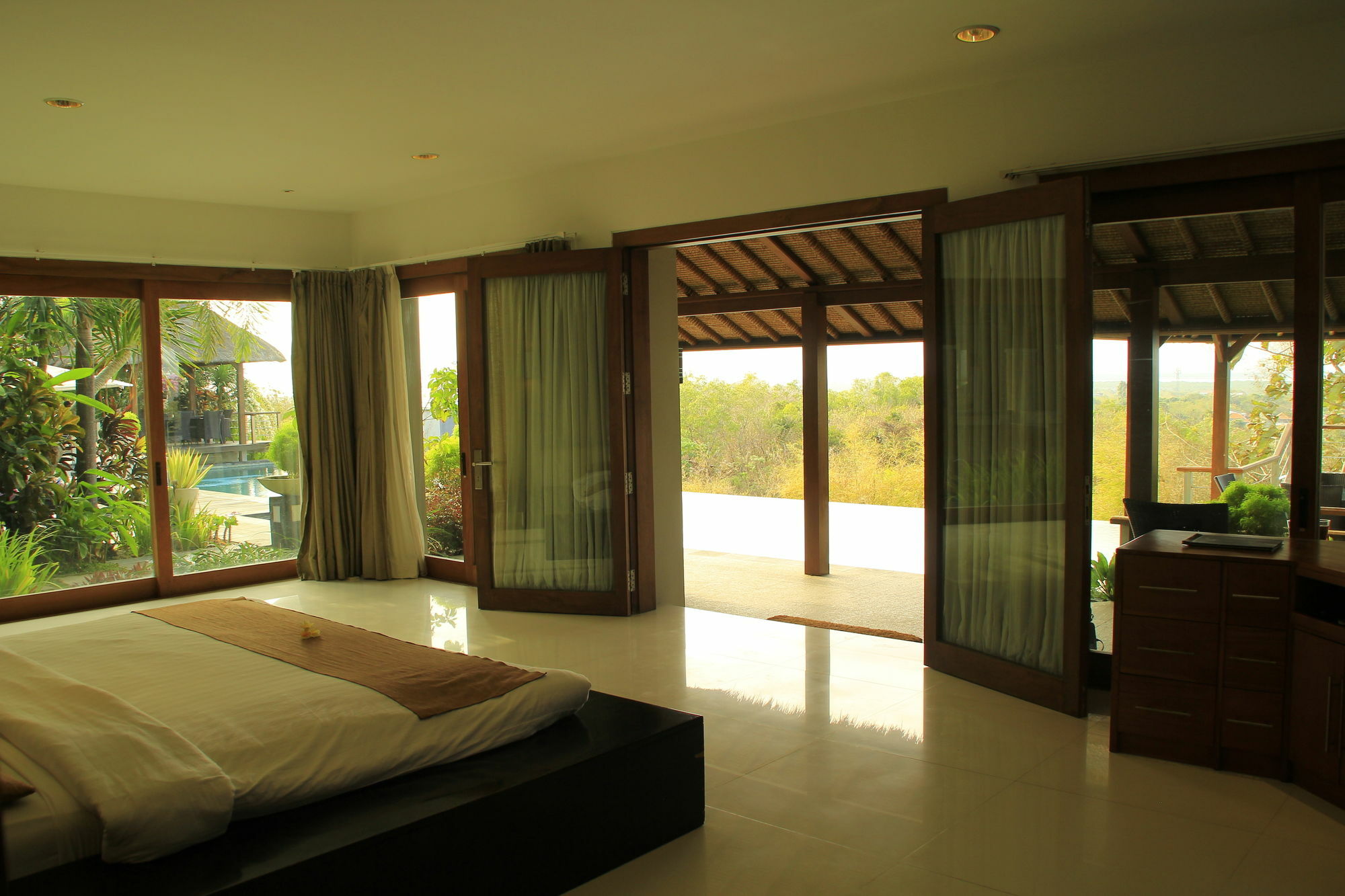 Hening 4*