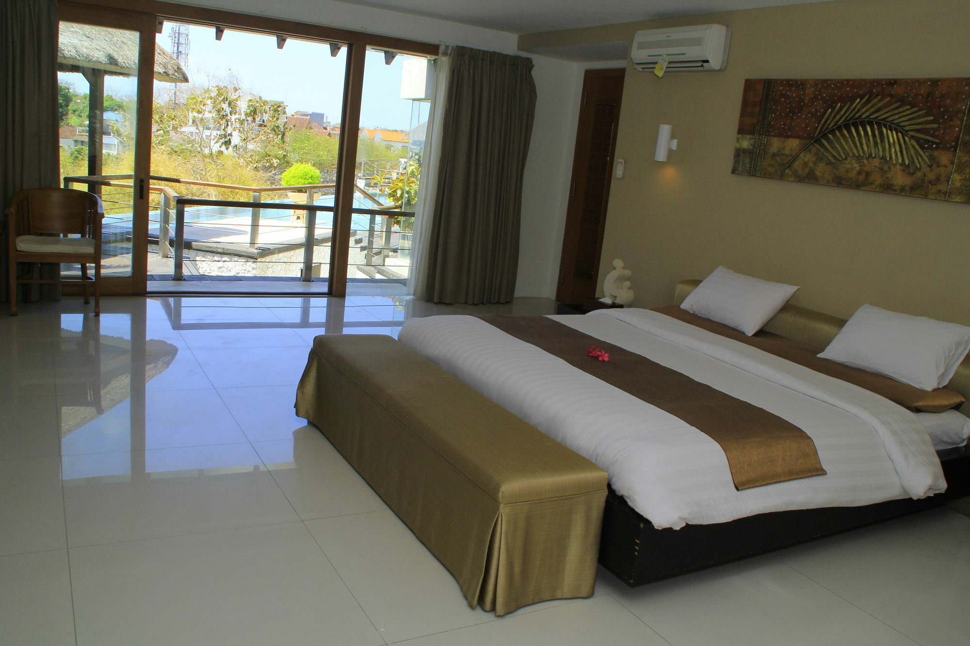 Hening 4*