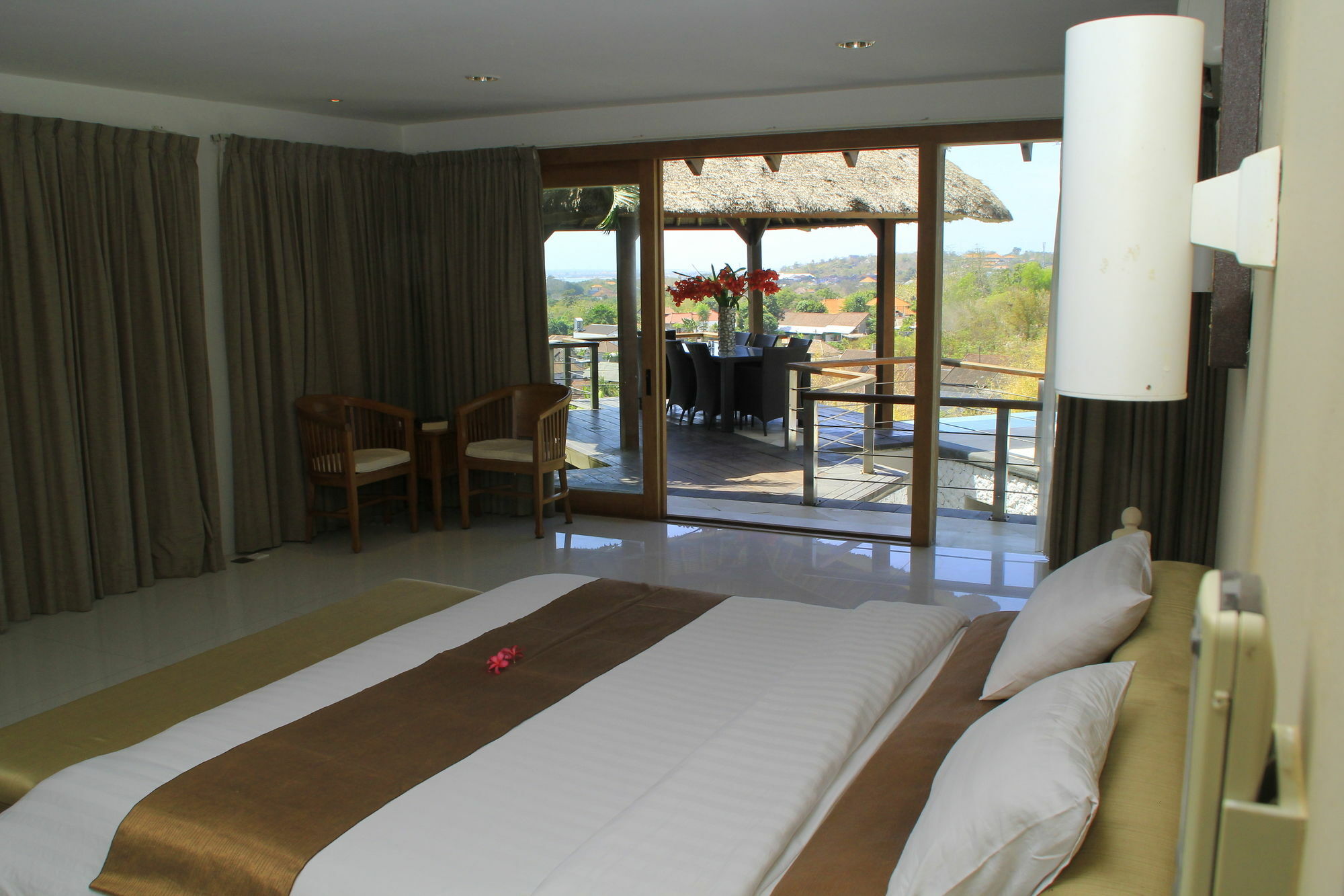 Hening 4*