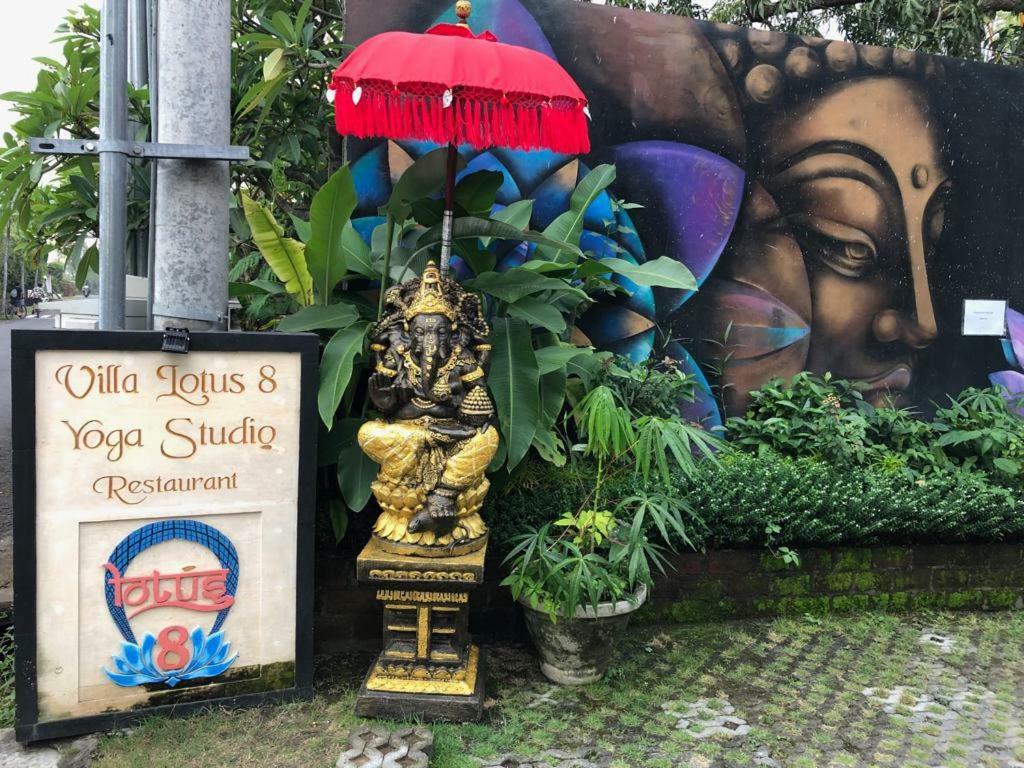 Lotus 8 Hotel 4*