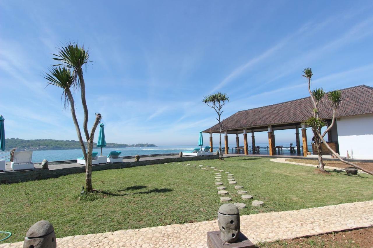 Taman liburan Ombak Bay Lembongan