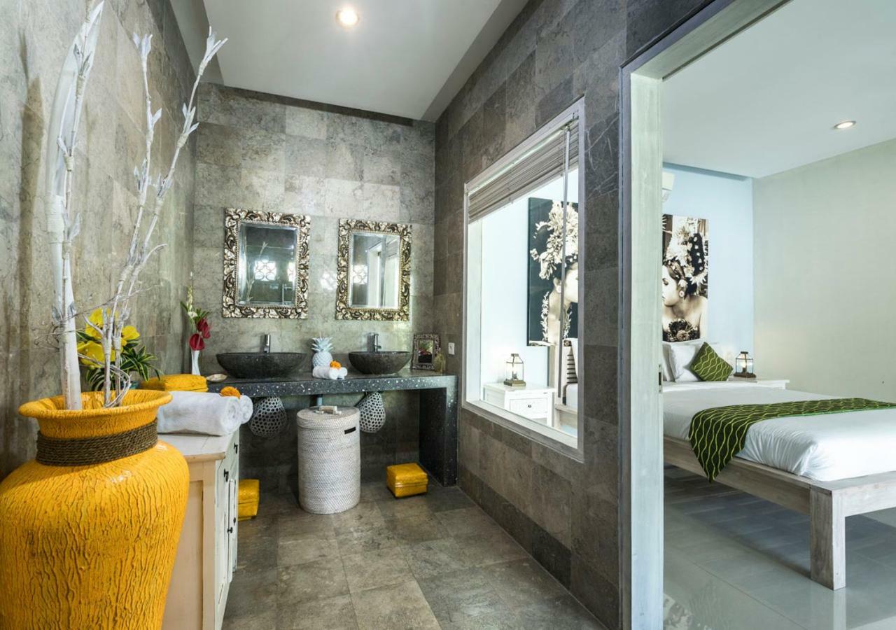 Armani Villa *
