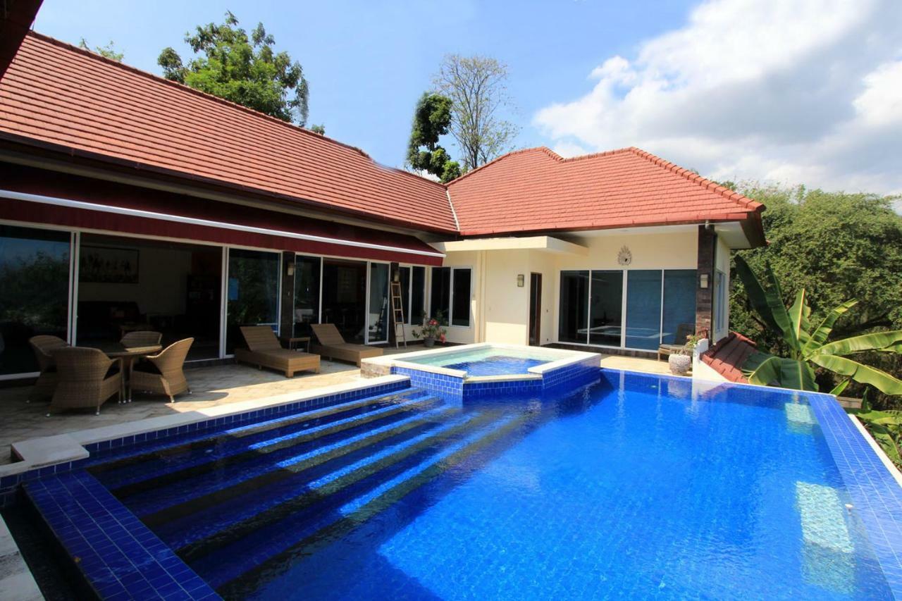 Ebel Villa Lovina (Bali)