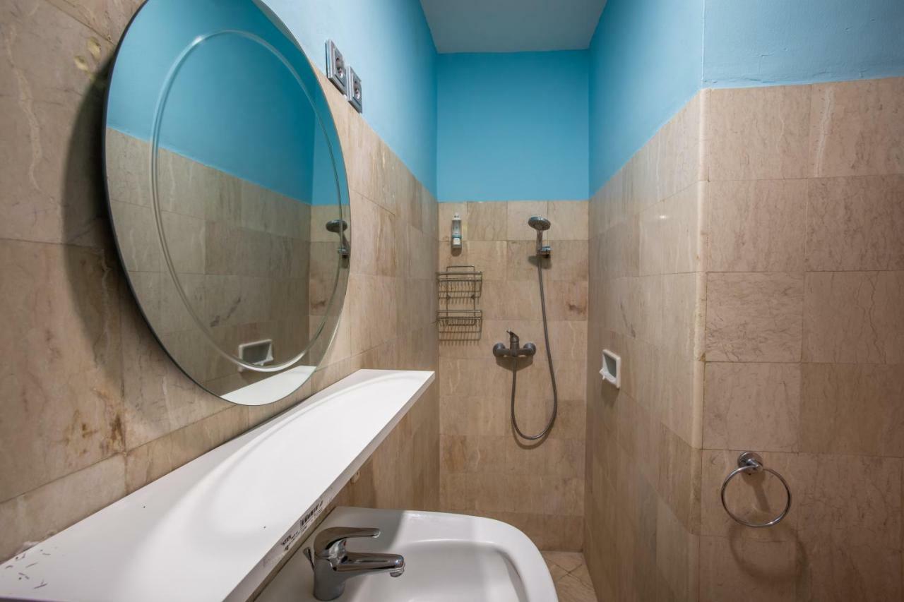 Laki Uma - Male Only Guest house