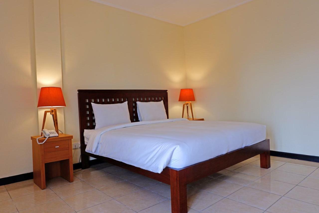 Hotel Intansari 2*