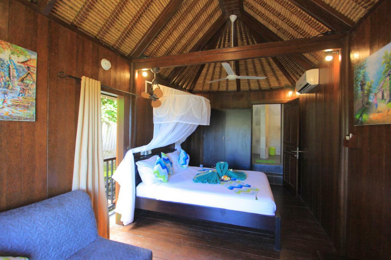 Rinisha Rumah Senja Temukus Lovina (Bali)