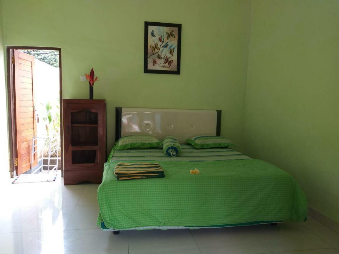 Memes House Backpacker Bed & Breakfast 2*