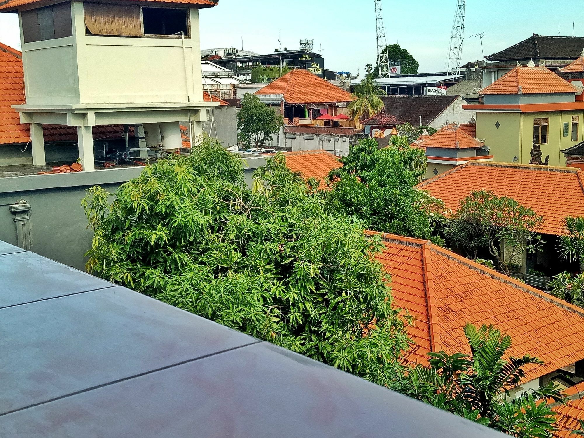 Taman Mekar Guest house *