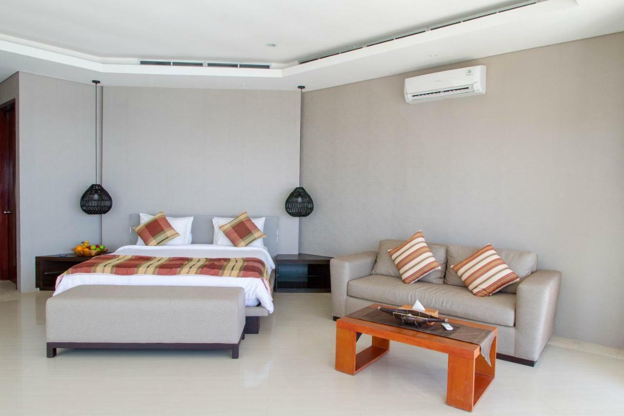 Maiara Uluwatu (Bali)
