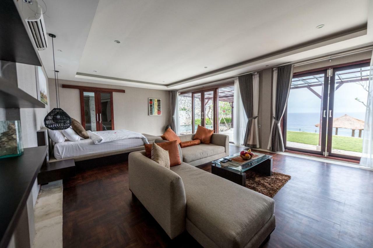 Maiara Uluwatu (Bali)