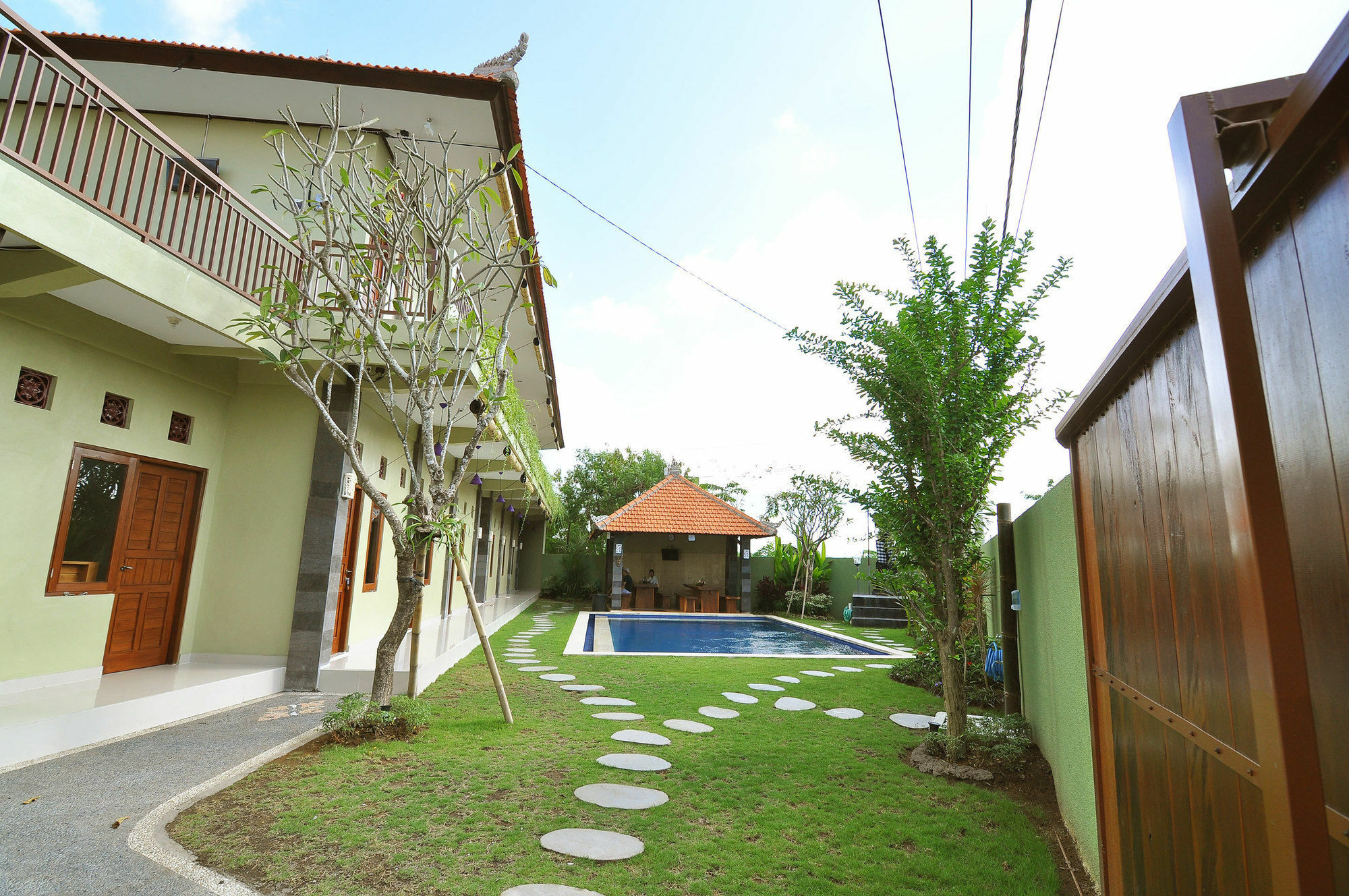 Cempaka Mas Wisma tamu 2*