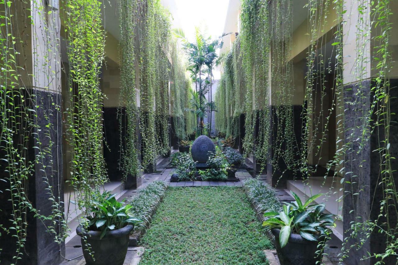 Bali Mega 3* Jimbaran (Bali)