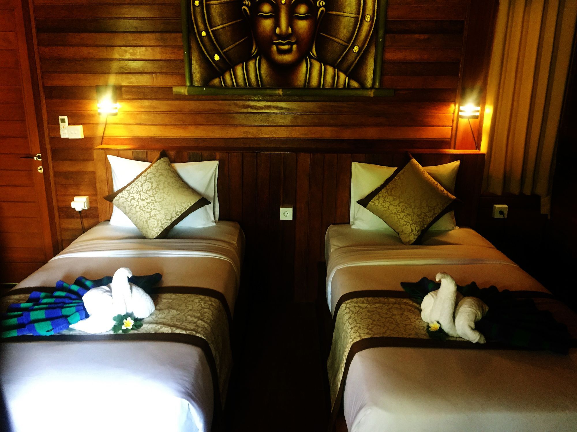 Taman liburan Gedong Nusa Huts Nusa Lembongan (Bali)