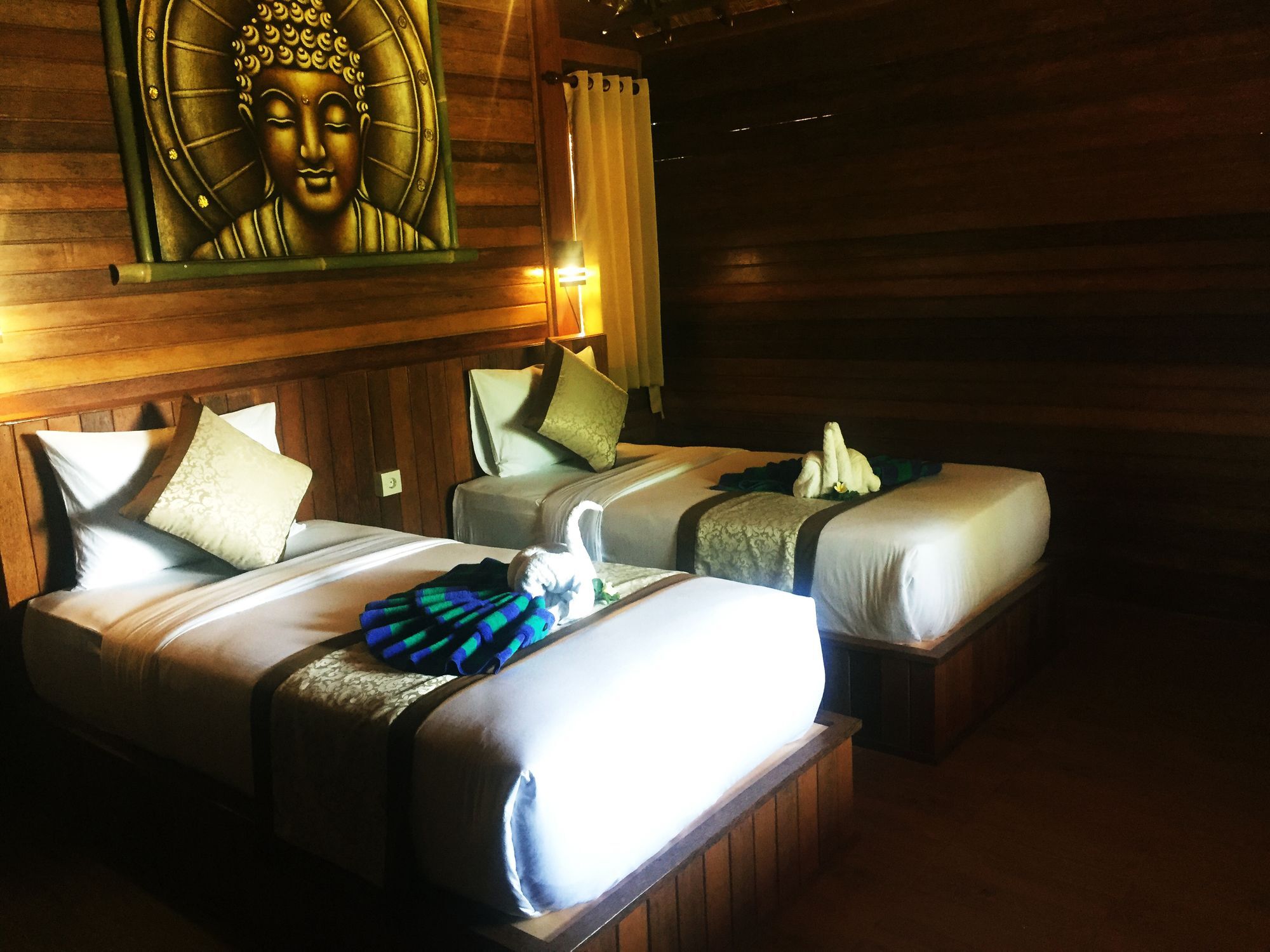 Gedong Nusa Huts