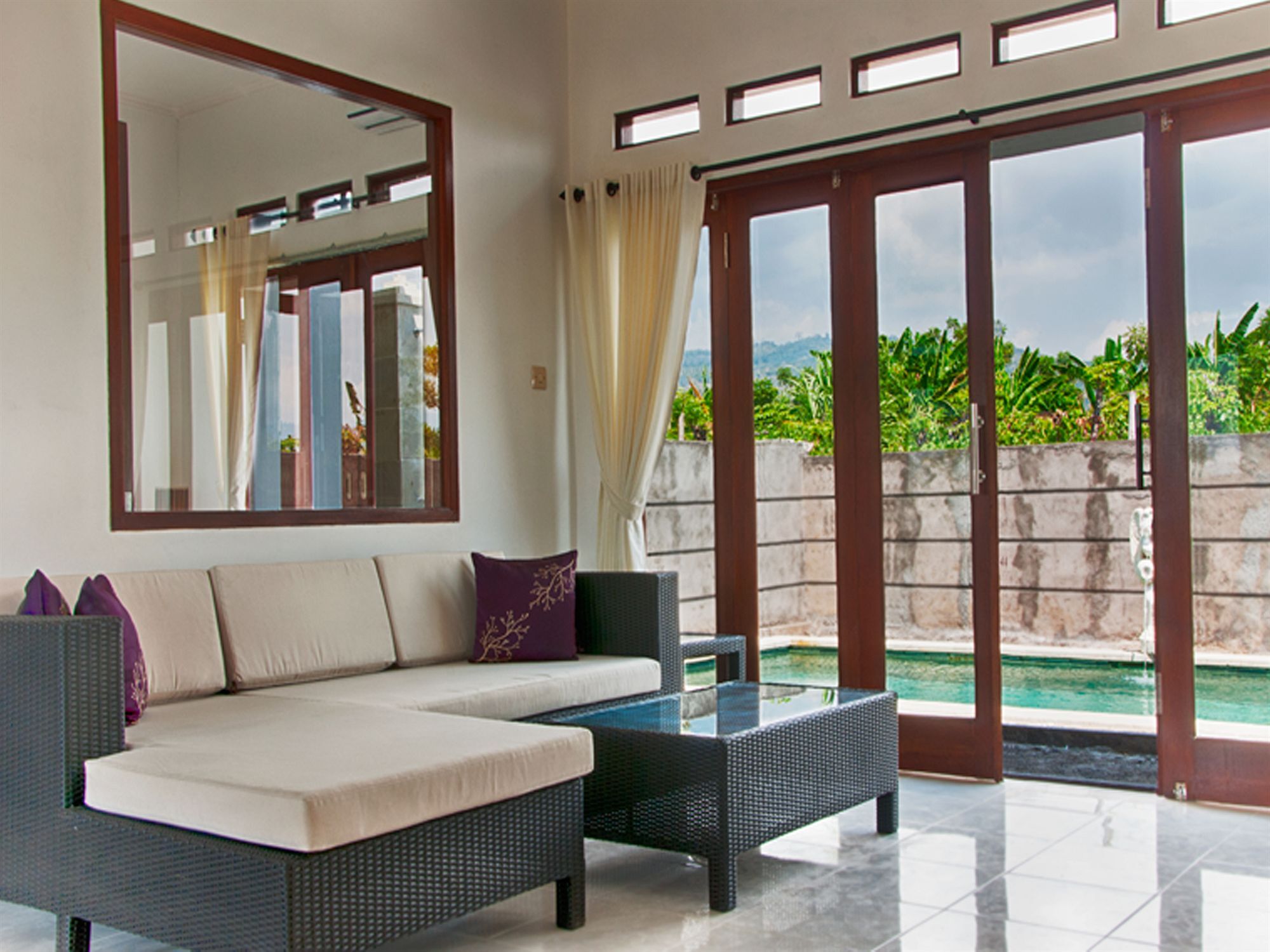 Dencarik Villa Banjar (Bali)
