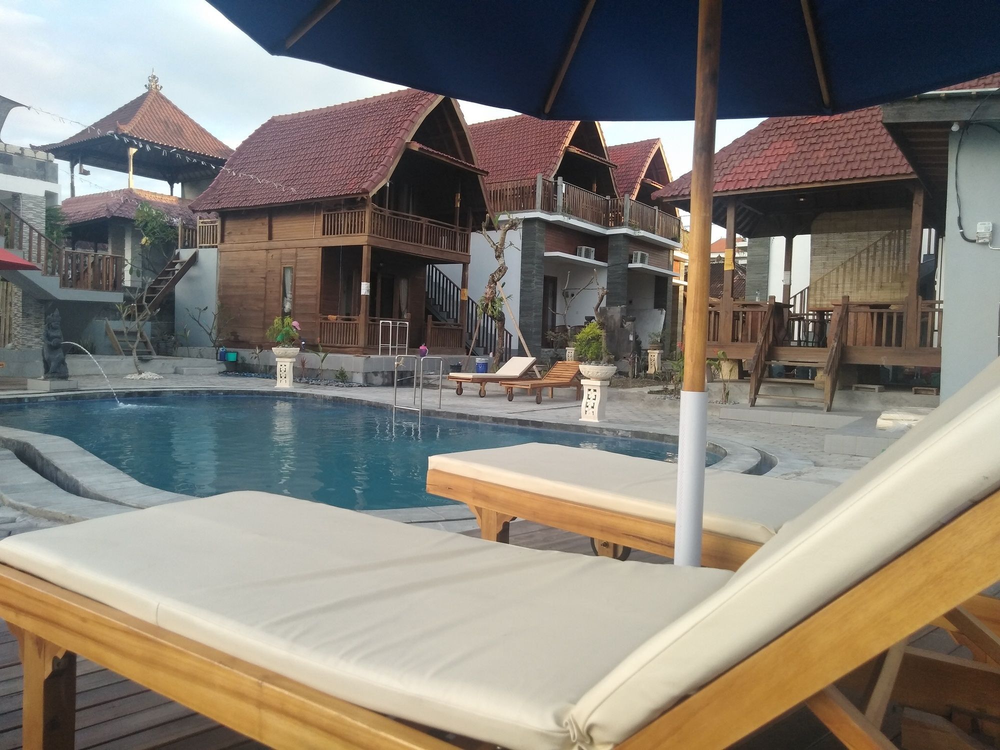 Ayu Laba And Resto Holiday park Batununggul