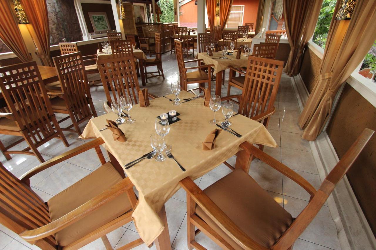 Hotel Chonos 3*