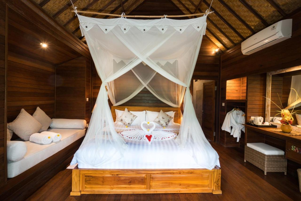 Royal Retreat Villa's Lembongan Bed & Breakfast