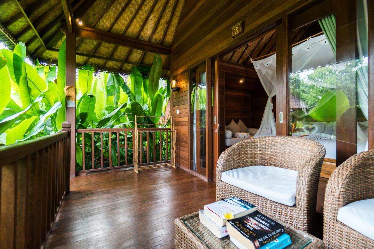 Royal Retreat Villa's Lembongan Bed & Breakfast 3*