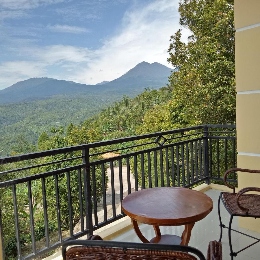 Resort Atres Sari