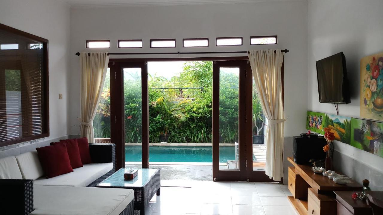 Dencarik Villa