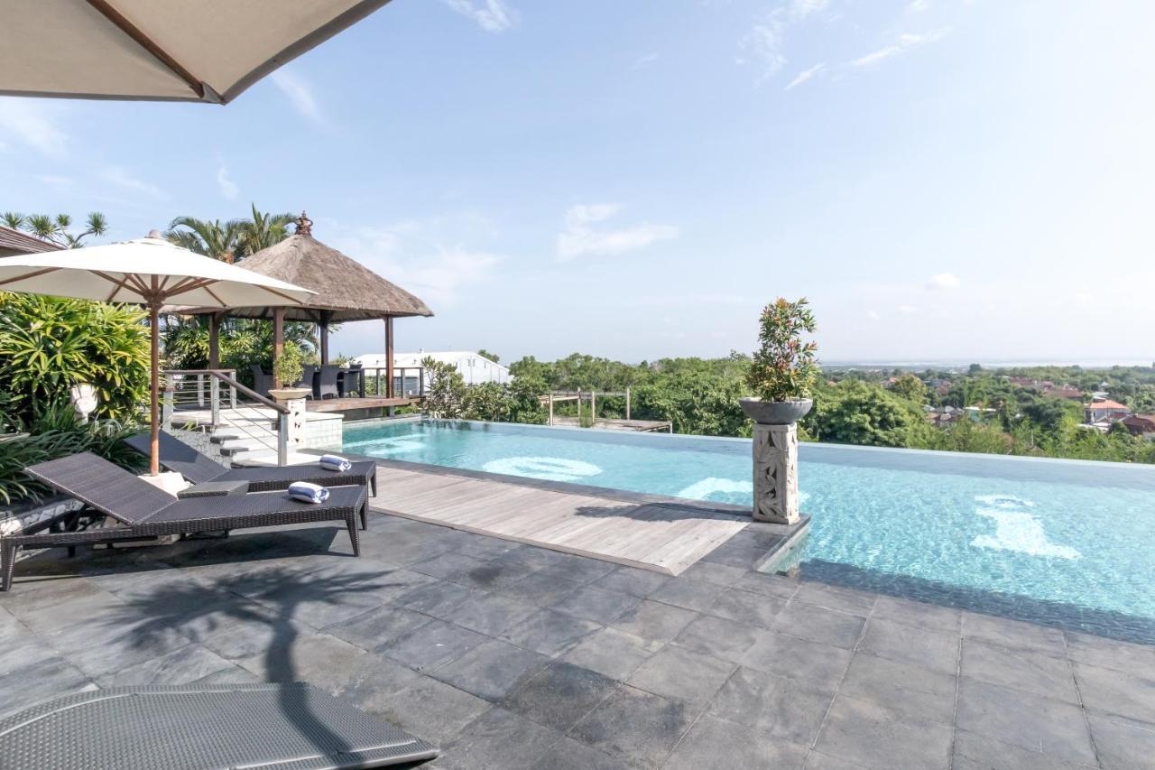 Hening Taman liburan Jimbaran (Bali)