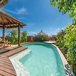 Blue Lagoon Avia Villas
