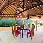 Giri\'S Villa Jimbaran