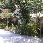 Ari Home Stay