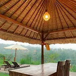 Besakih Homestay & Villa