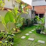 The Lima Home Stay In Canggu