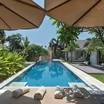 Villa Karein, Paddy View Villa, 5Mins To Seseh Beach