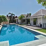 Villa Karein, Paddy View Villa, 5Mins To Seseh Beach