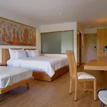 Giriwood Hotel & Villa