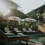 Jati 3 Bungalows And Spa
