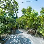 221 Garden Cottages