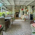 221 Garden Cottages
