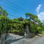221 Garden Cottages