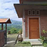 Made Oka Homestay And Warung