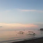 Puri Mandhara Lovina