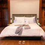 Tira Vilagna Suites & Spa